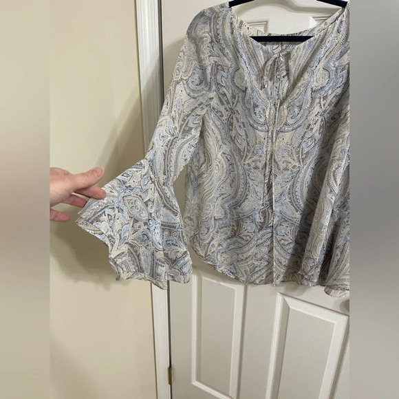 White House Black Market Sheer Paisley Blouse - Gray and Cream - Picture 9 of 13